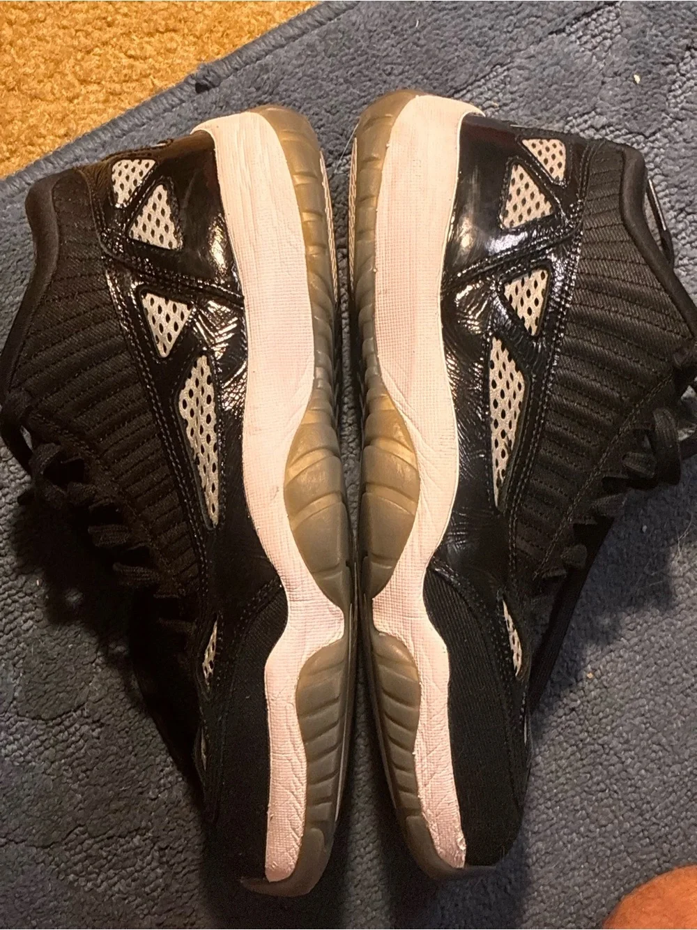 Jordan 11 Men's Black white retro low ie Space Jams. Mint condition